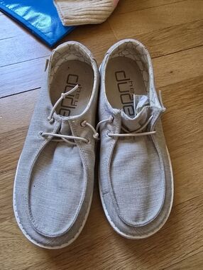 Hey Dude Girls Boat Shoes Sz 4